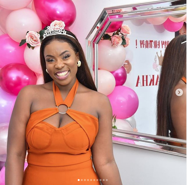 PHOTOS - Sagnsé, décor et ambiance - L’Incroyable anniversaire de Yakha qui illumine la toile