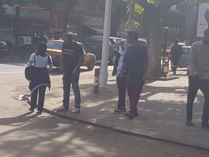 L’interdiction du port du voile à Sainte Jeanne d’Arc: " Elles n’ont même pas le droit d’aller aux toilettes" » L’interdiction du port du voile à Sainte Jeanne d’Arc: " Elles n’ont même pas le droit d’aller aux toilettes" »