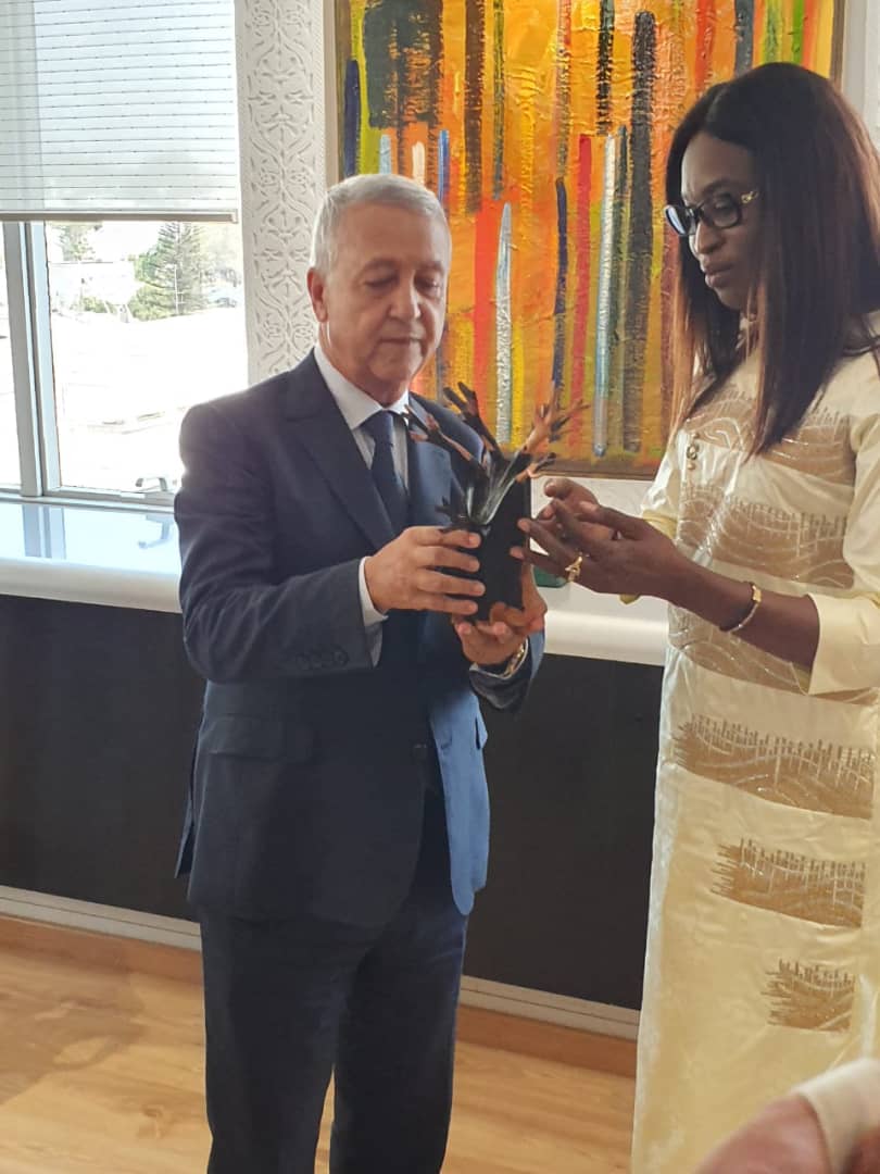 Visite officielle de Mme le Ministre de la Microfinance et de l’Economie sociale et solidaire au Maroc : Zahra Iyane Thiam et son homologue Marocain s’engagent pour promouvoir le développement de l’Economie sociale et solidaire. (IMAGES) Visite officielle de Mme le Ministre de la Microfinance et de l’Economie sociale et solidaire au Maroc : Zahra Iyane Thiam et son homologue Marocain s’engagent pour promouvoir le développement de l’Economie sociale et solidaire. (IMAGES)