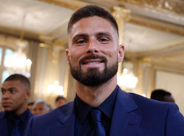 Olivier Giroud nommé rédacteur en chef du magazine religieux "Jésus" !