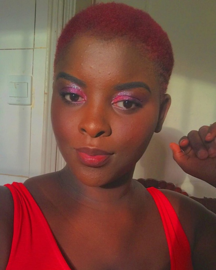 Majeure, Abiba adopte pour ses 18 ans un nouveau look, invalidé par les fans