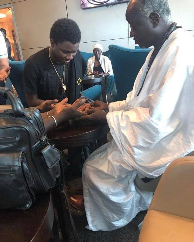 PHOTOS - AIBD: Une rencontre plein d'émotion entre Wally Seck et le marabout Serigne Cheikh Ndigueul Fall