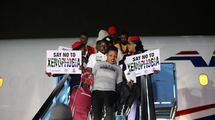 Violences xénophobes en Afrique du Sud: 189 Nigérians rapatriés arrivent à Lagos