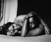 « Je suis mariée mais je suis aussi amoureuse d'une femme elle aussi mariée »