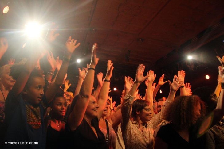 (PHOTOS) - Dans une Salle de Zurich, archi-comble : Les fans de Youssou Ndour refusent son départ de la scène