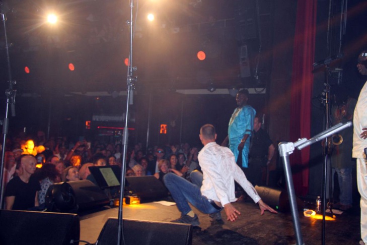 (PHOTOS) - Dans une Salle de Zurich, archi-comble : Les fans de Youssou Ndour refusent son départ de la scène