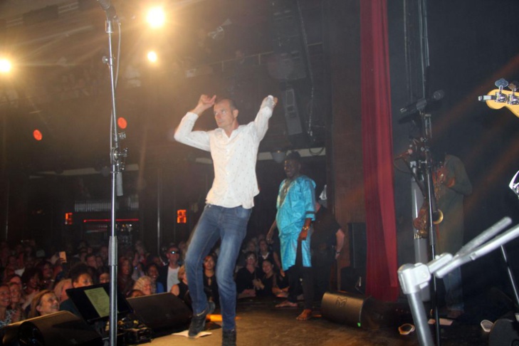 (PHOTOS) - Dans une Salle de Zurich, archi-comble : Les fans de Youssou Ndour refusent son départ de la scène