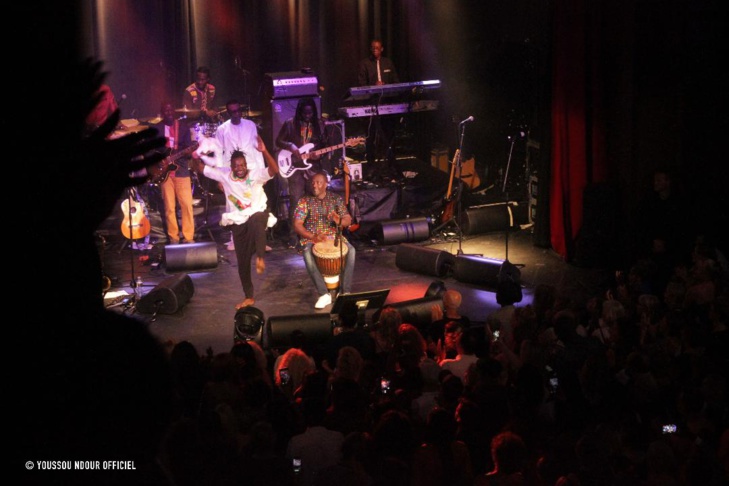 (PHOTOS) - Dans une Salle de Zurich, archi-comble : Les fans de Youssou Ndour refusent son départ de la scène