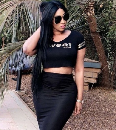 PHOTOS: Diaba Sora, la Kim Kardashian du Mali expose ses belles rondeurs