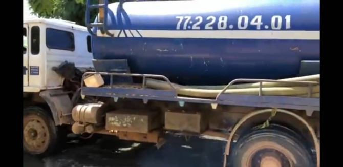 Lutte contre les inondations à Rufisque: Le Ministre Oumar Guèye passe à l'action et met à la disposition du Préfet, 10 camions hydrocureurs Lutte contre les inondations à Rufisque: Le Ministre Oumar Guèye passe à l'action et met à la disposition du Préfet, 10 camions hydrocureurs