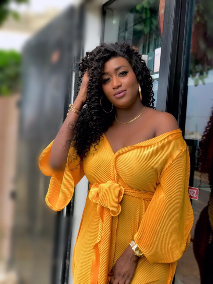 PHOTOS - Lyssa, l’épouse de Pod débarque en vraie «Jongama»