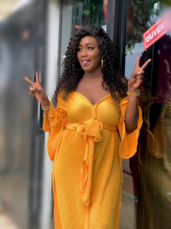 PHOTOS - Lyssa, l’épouse de Pod débarque en vraie «Jongama»