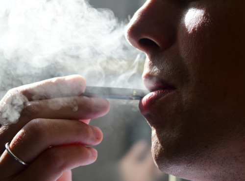 Etats-Unis: L'Etat de New York interdit à son tour les cigarettes électroniques aromatisées
