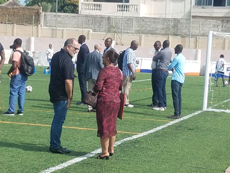 PHOTOS - Visite de Mme Roxana MARACINEANU, Ministre des Sports à Dakar Sacré-Cœur (DSC) accompagnée par le Président de Paris 2024,Tony ESTANGUET, et du Directeur général de l’Agence Française de Développement, Rémy RIOUX