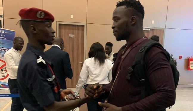 PHOTOS - AIBD: Siteu en «guest star»