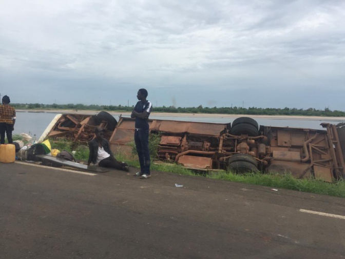 Fatick: Un bus se renverse et fait des plusieurs blessés Fatick: Un bus se renverse et fait des plusieurs blessés