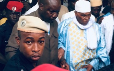 (PHOTOS) - Accueil chaleureux de Me Wade à Keur Serigne Touba: L'ex-chef d'Etat garde toute sa popularité dans la communauté mouride