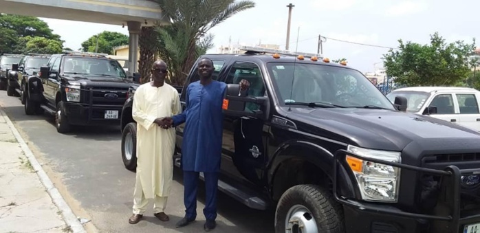 PHOTOS-L’incroyable parc automobile de Me Abdoulaye Wade