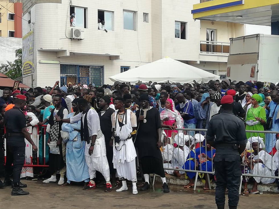 PHOTOS - Massalikoul Djinaane: L'impressionnante marée humaine, à quelques heures de l'inauguration du joyau