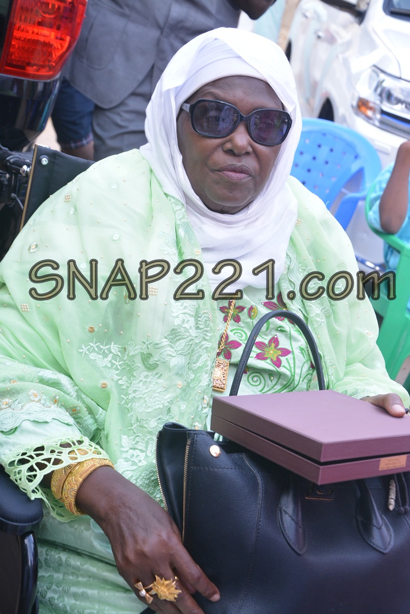 Voici Oumy Diallo, la sainte mère de Marième Faye …! au mariage de Yama Diallo Bèye, fille de Ismael Diallo