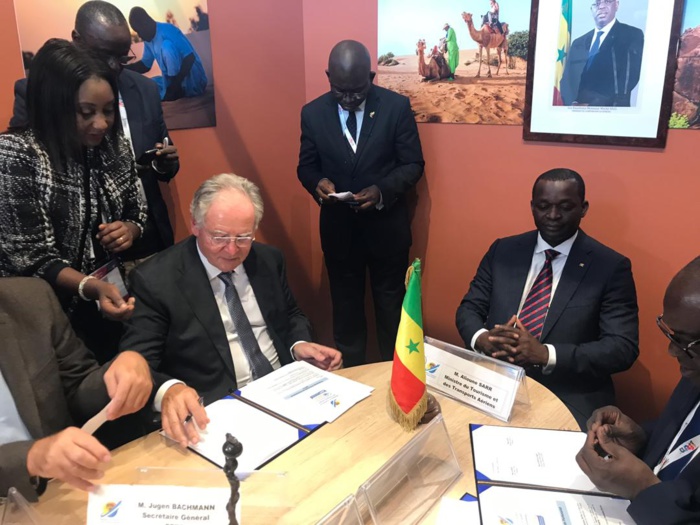 PHOTOS+VIDEO- Signature de protocole d'accord entre le Gouvernement du Sénégal et le syndicat des Entreprises du Tour Operating (SETO)