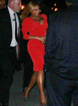 PHOTOS Beyoncé : première sortie en public depuis son accouchement