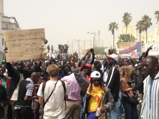 (Photo) Marche du M23 de ce matin : Youssou Ndour galvanise les jeunes