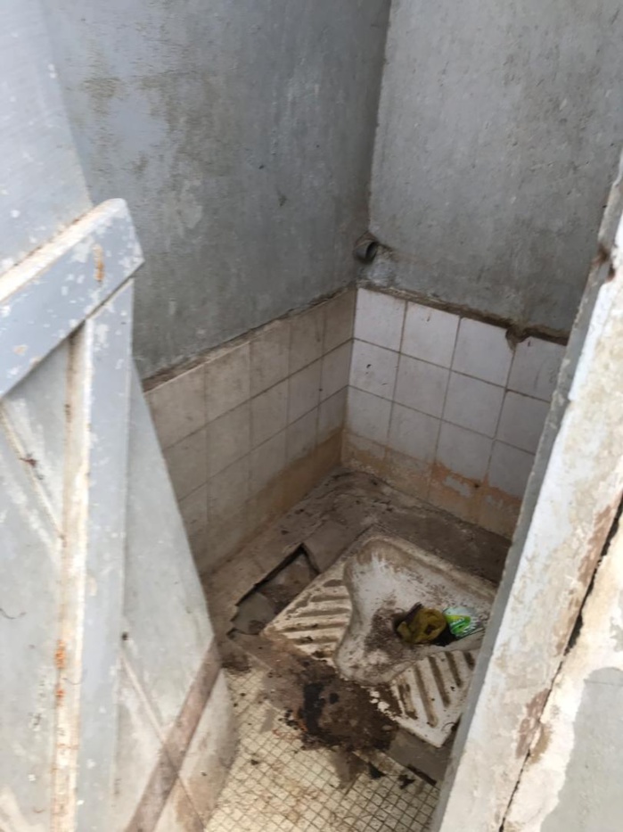 CEM Blaise Diagne : Les toilettes des élèves dans un piètre état, les autorités interpellées CEM Blaise Diagne : Les toilettes des élèves dans un piètre état, les autorités interpellées
