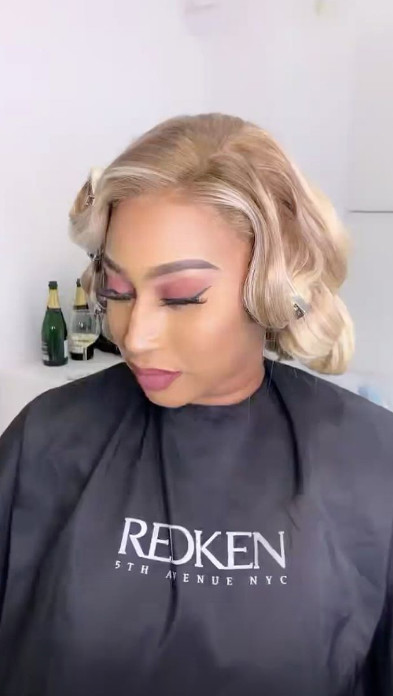PHOTOS - Diaba Sora change de look et fait sensation sur la toile