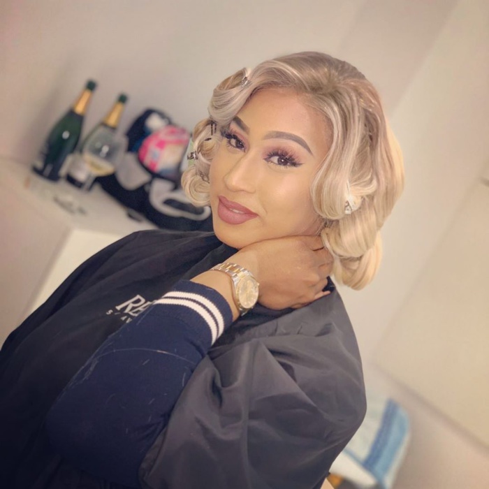 PHOTOS - Diaba Sora change de look et fait sensation sur la toile