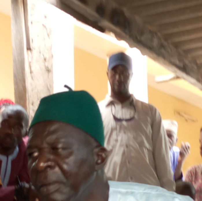 Kaolack: Les images du garde du corps du Maire de Grand Yoff qui insultait les journalistes. Kaolack: Les images du garde du corps du Maire de Grand Yoff qui insultait les journalistes.