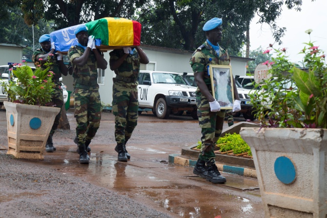 Hommage au capitaine Thiam, de l’aviation sénégalaise Hommage au capitaine Thiam, de l’aviation sénégalaise