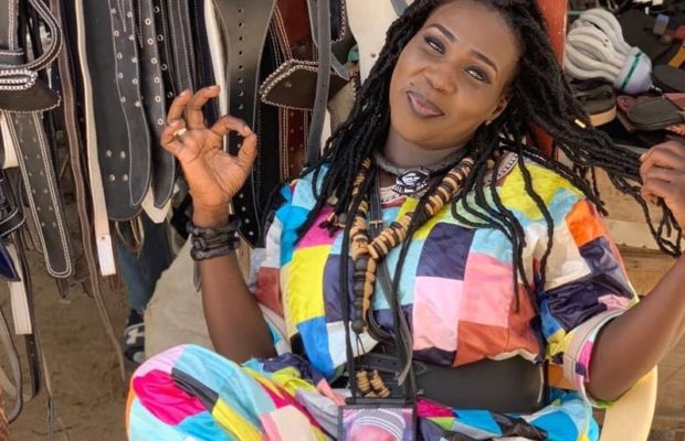 PHOTOS - Ndiolé Tall "Diamant Noir" dans la peau d’une "Yaye Fall"