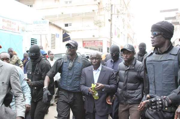 Idrissa Séck atteint par une grenade lacrymogène