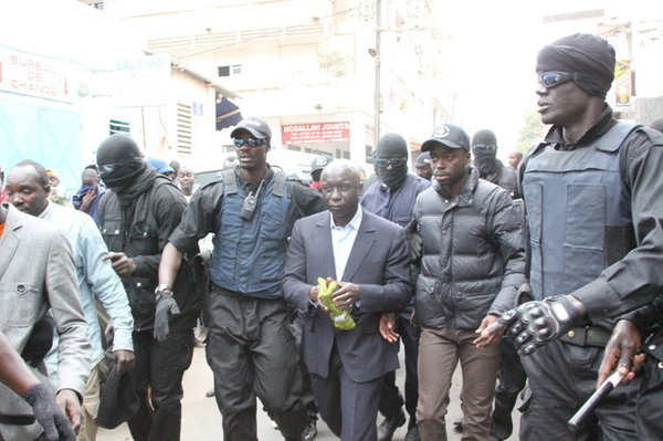 Idrissa Séck atteint par une grenade lacrymogène