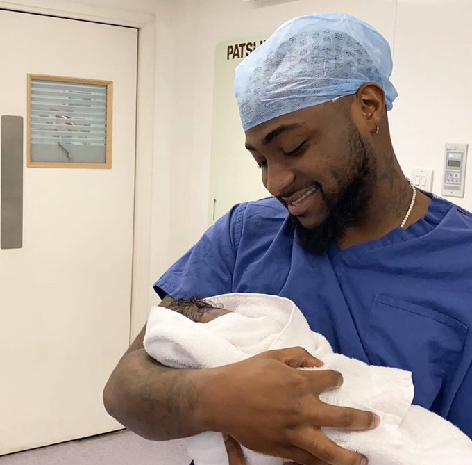 Nigéria: Davido bat un nouveau record grâce à la naissance de son fils