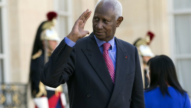 Un tweet  funèbre annonce sa mort: Abdou Diouf est bien vivant