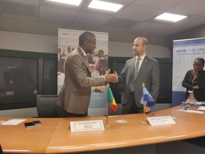Accords de financement: le Sénégal signe deux conventions avec le Fonds de l'Opep