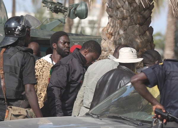 Voici les images de l'arrestation de Simon et Kilifeu
