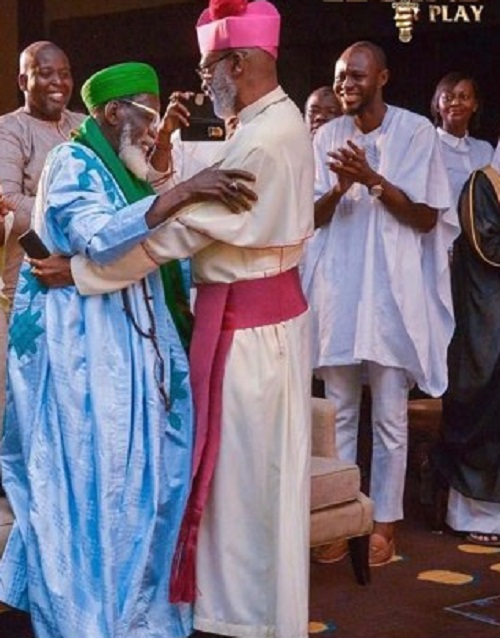 Ghana: Le chef des imams et celui des prêtres catholiques jouent une pièce de théâtre ensemble