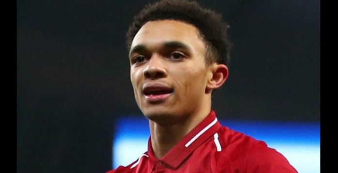Liverpool: Alexander-Arnold victime d’injures racistes, un supporter sévèrement sanctionné