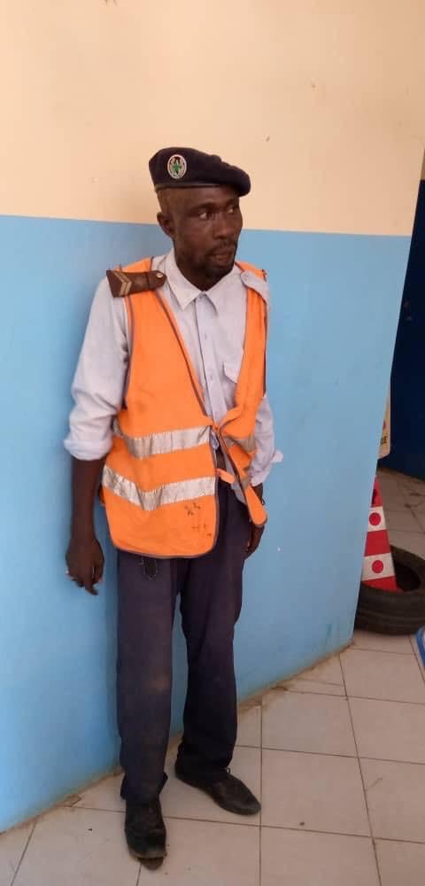 (Photos): Un faux policier arrêté sur l’axe Mbour/Sandiara