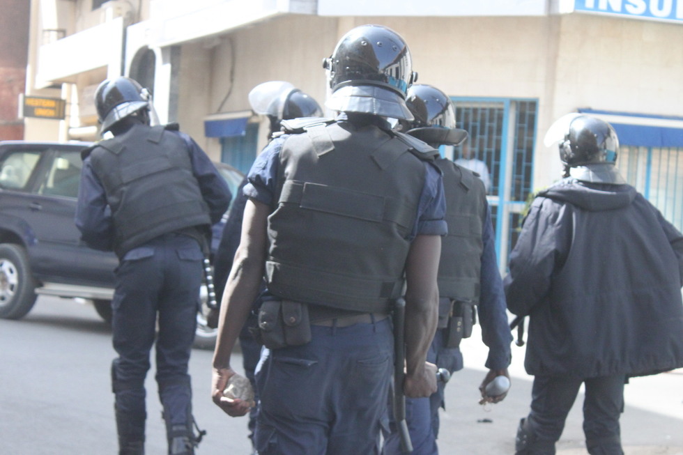 Voici des images des émeutes de ce vendredi à Dakar (Photos-Vidéos)