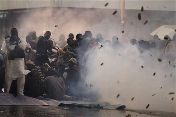 Voici des images des émeutes de ce vendredi à Dakar (Photos-Vidéos)