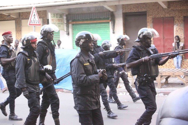 Voici des images des émeutes de ce vendredi à Dakar (Photos-Vidéos)