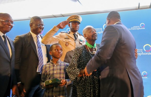 70 ans de Présence africaine : Mme Christiane Yandé Diop, veuve de feu Alioune Diop, élevée au grade de commandeur dans l’ordre national du Lion
