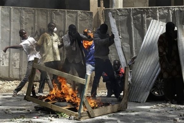 Reprise des manifestations à Sacré-Cœur et sur l’avenue Bourguiba