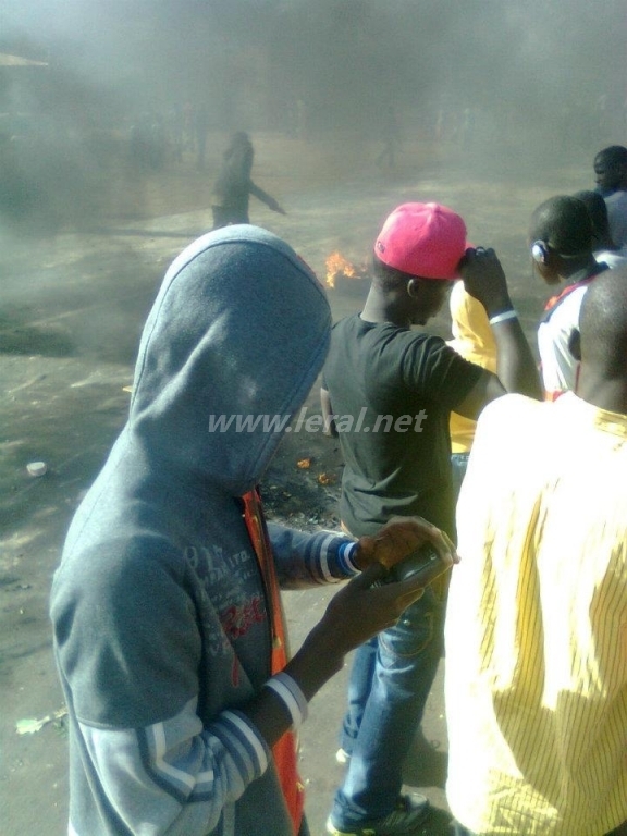 [Exclusivité Photos ] Violentes manifestations  à  Ndande FALL ( Louga ) 