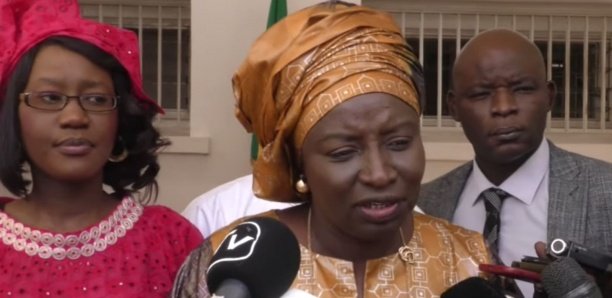 CESE : Mimi Touré peine à faire respecter le temps de parole CESE : Mimi Touré peine à faire respecter le temps de parole