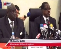 Le chef de la diplomatie sénégalaise dement toute violation du droit de manifester au Sénégal .(Me Madické Niang)